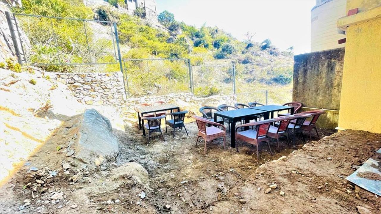 Shikhar Bunglow - A Stunning Valley View Bungalow In Mount Abu Bed and Breakfast Buitenkant foto