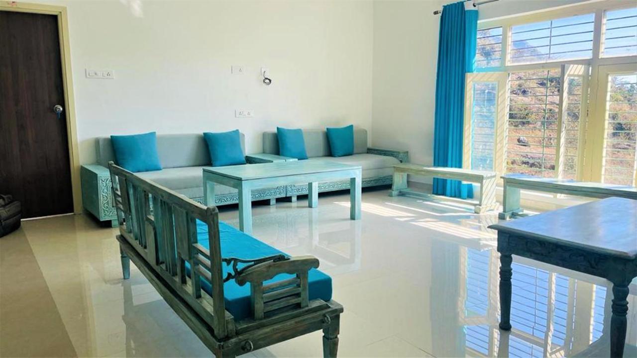 Shikhar Bunglow - A Stunning Valley View Bungalow In Mount Abu Bed and Breakfast Buitenkant foto