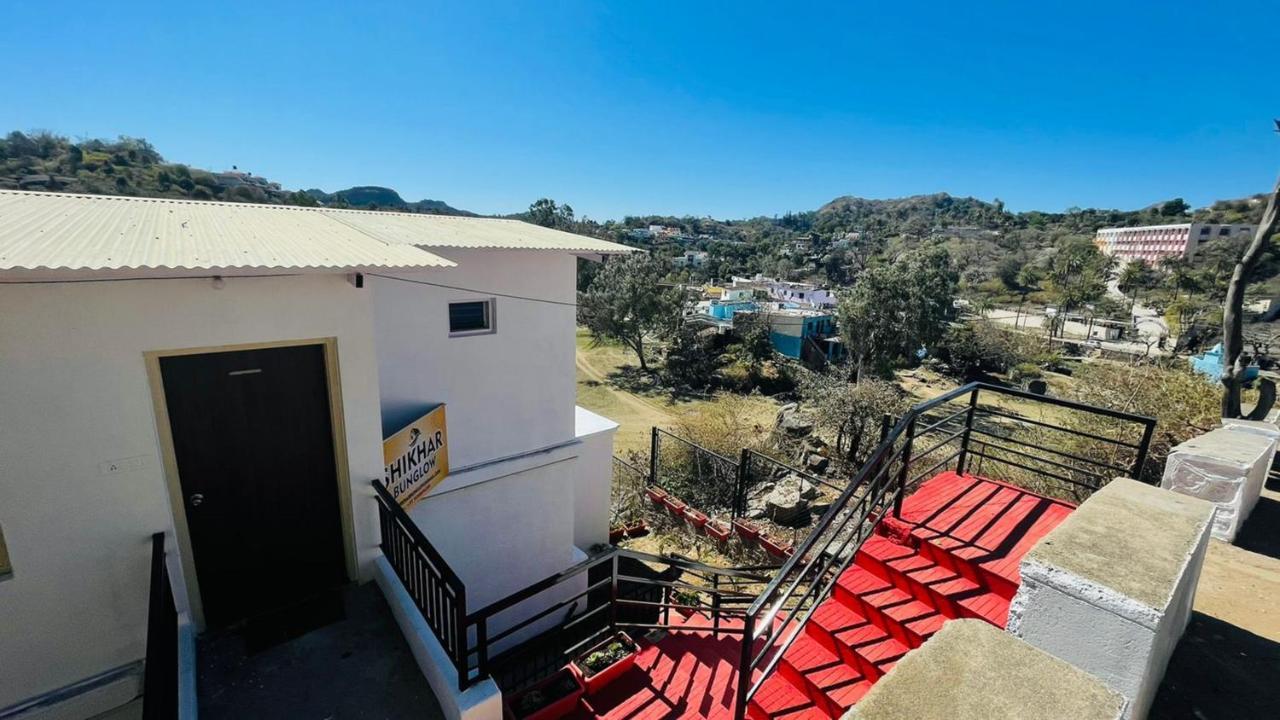 Shikhar Bunglow - A Stunning Valley View Bungalow In Mount Abu Bed and Breakfast Buitenkant foto