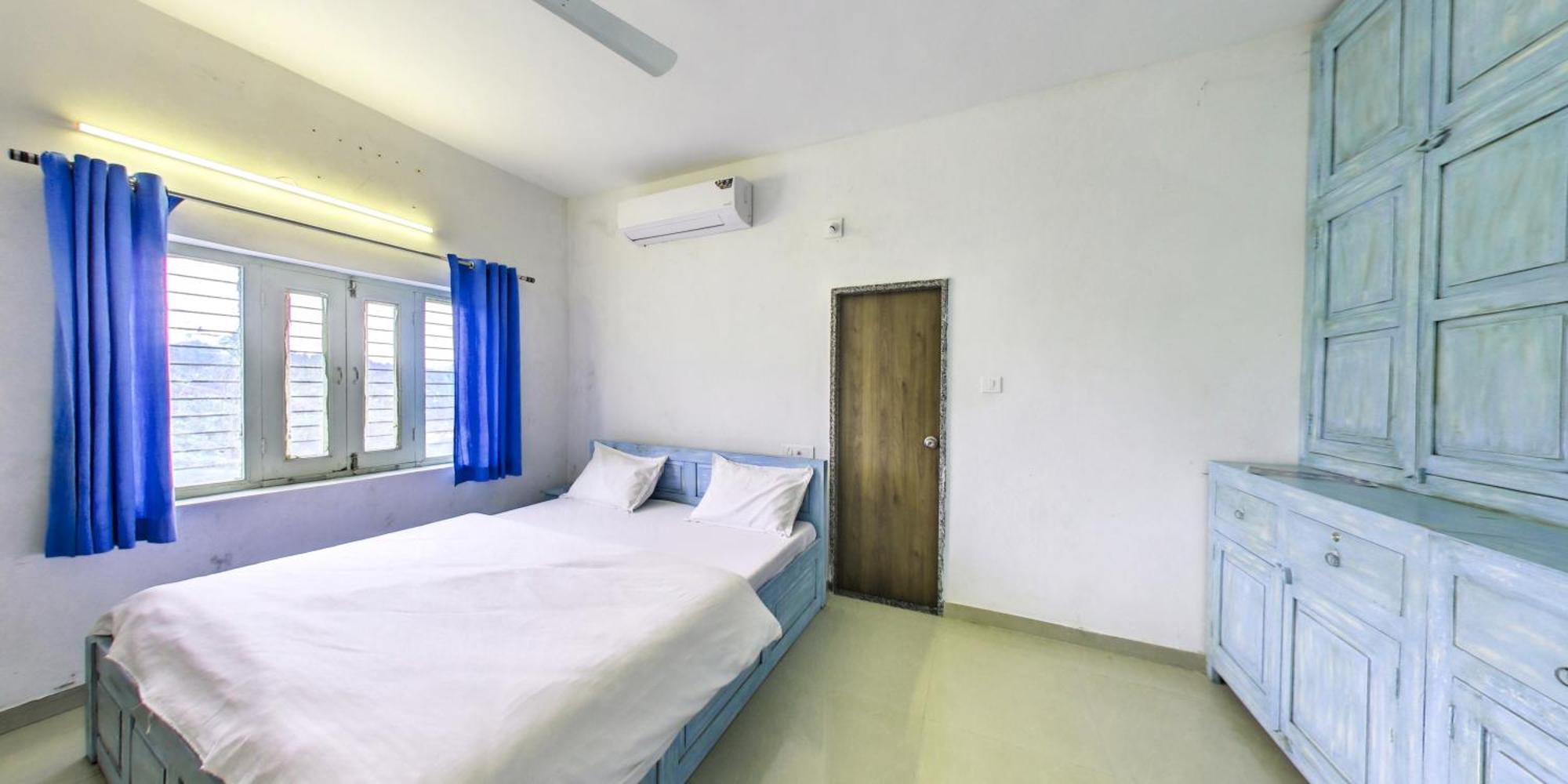 Shikhar Bunglow - A Stunning Valley View Bungalow In Mount Abu Bed and Breakfast Buitenkant foto